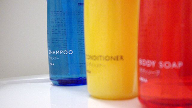 plastic shampoo bottles 